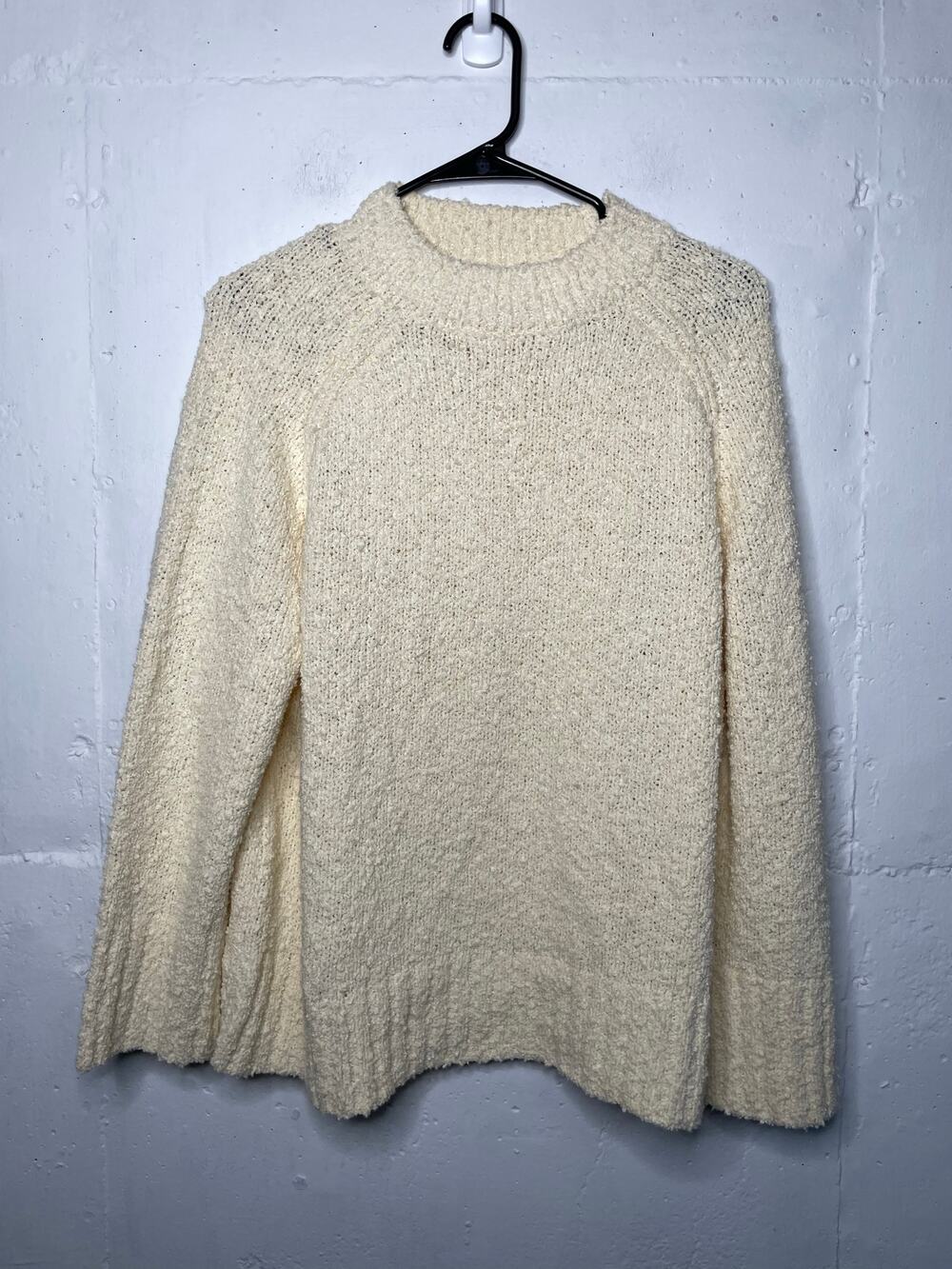 St. John Luxury Chunky Boucle Linen-Blend Cream Mock Neck Sweater Size Medium